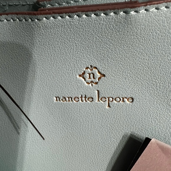 NWT-NANETTE LEPORE Women’s Sachet/Crossbody with Card Case & Scarf - Picture 4 of 16